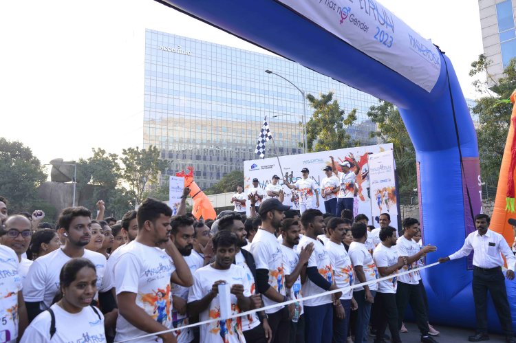 Over 3500 sprinters at the 5th WaveRun spread the message of inclusivity and sustainability, at WaveRock