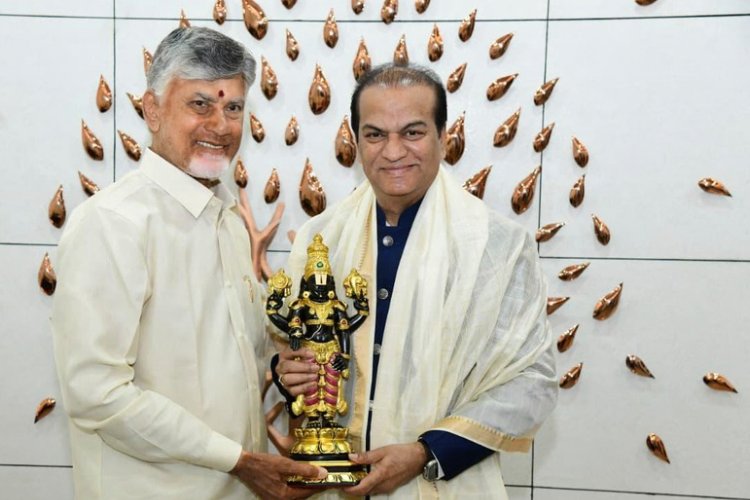 HON’BLE CHIEF MINISTER SHRI NARA CHANDRABABU NAIDU GARU, FELICITATES PADMA SHRI AWARDEE DR VIJAY ANAND REDDY!